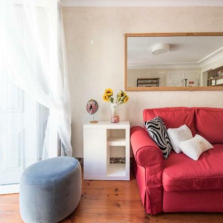 Cozy Apartment In Historic Center Lisbona Esterno foto