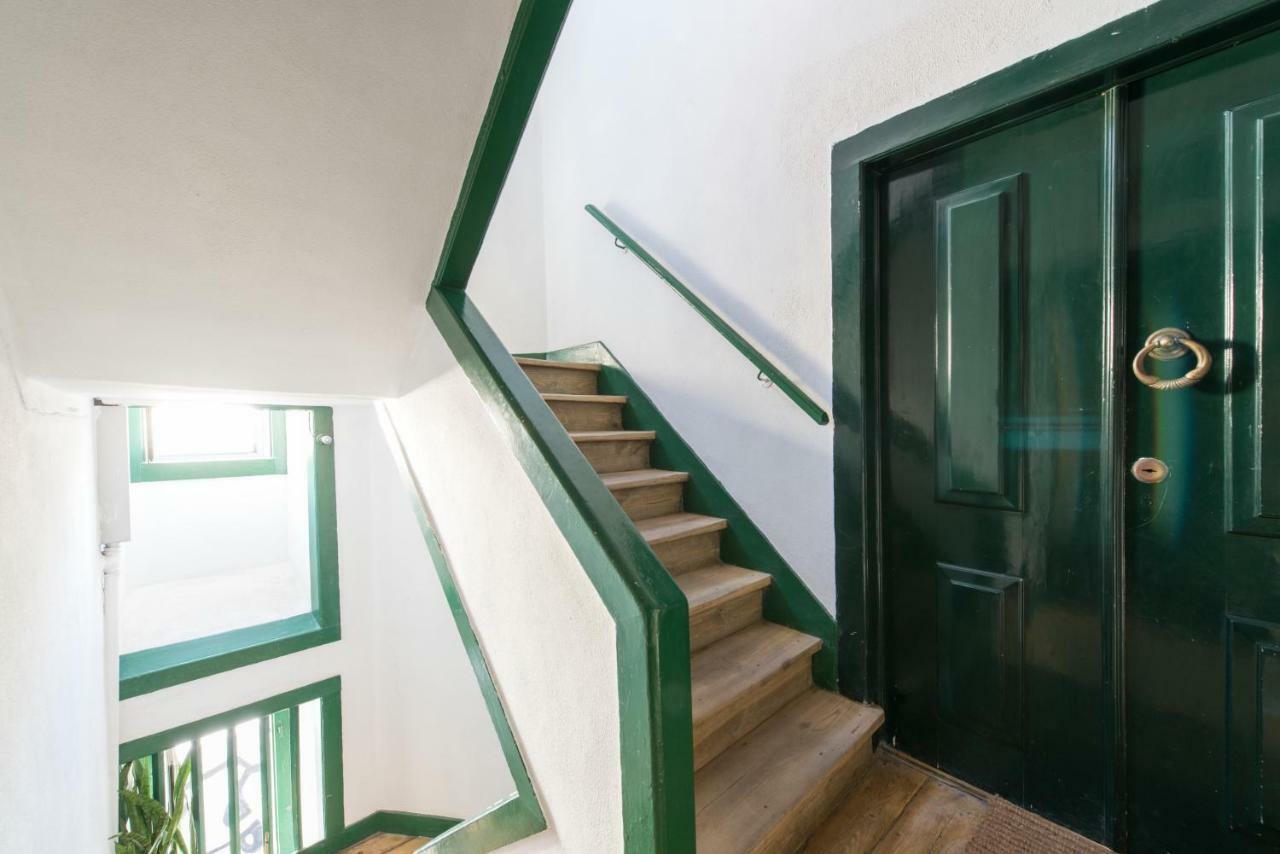 Cozy Apartment In Historic Center Lisbona Esterno foto