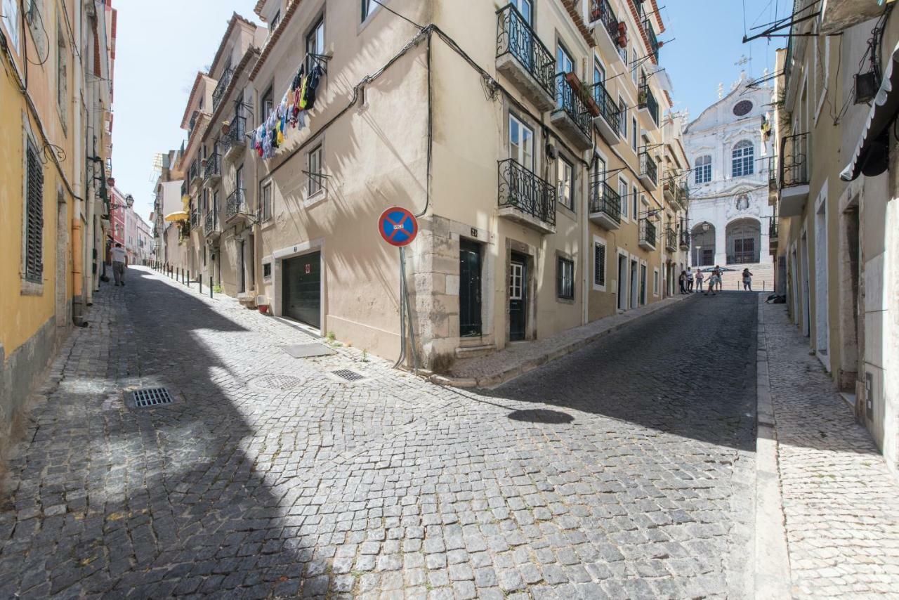 Cozy Apartment In Historic Center Lisbona Esterno foto