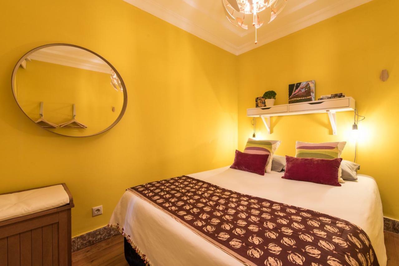 Cozy Apartment In Historic Center Lisbona Esterno foto