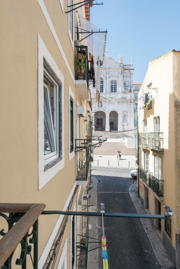 Cozy Apartment In Historic Center Lisbona Esterno foto