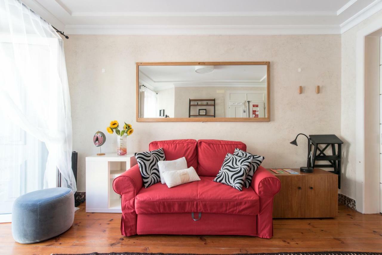 Cozy Apartment In Historic Center Lisbona Esterno foto