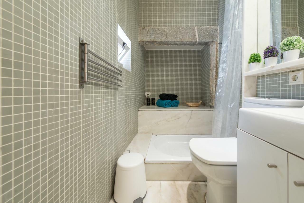 Cozy Apartment In Historic Center Lisbona Esterno foto