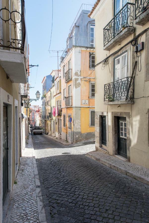 Cozy Apartment In Historic Center Lisbona Esterno foto
