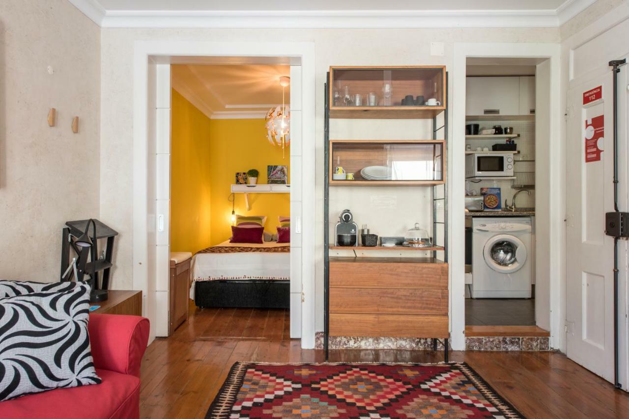 Cozy Apartment In Historic Center Lisbona Esterno foto