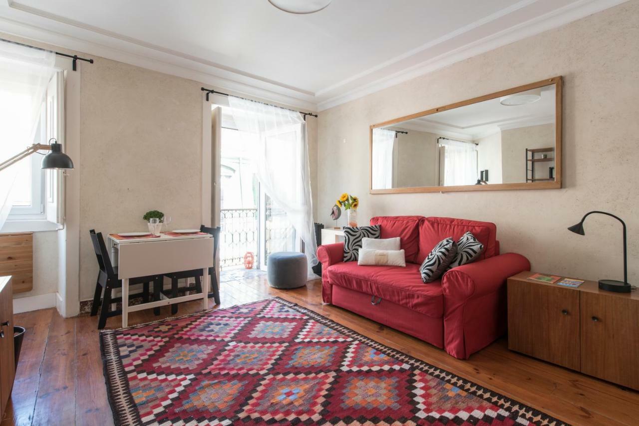 Cozy Apartment In Historic Center Lisbona Esterno foto